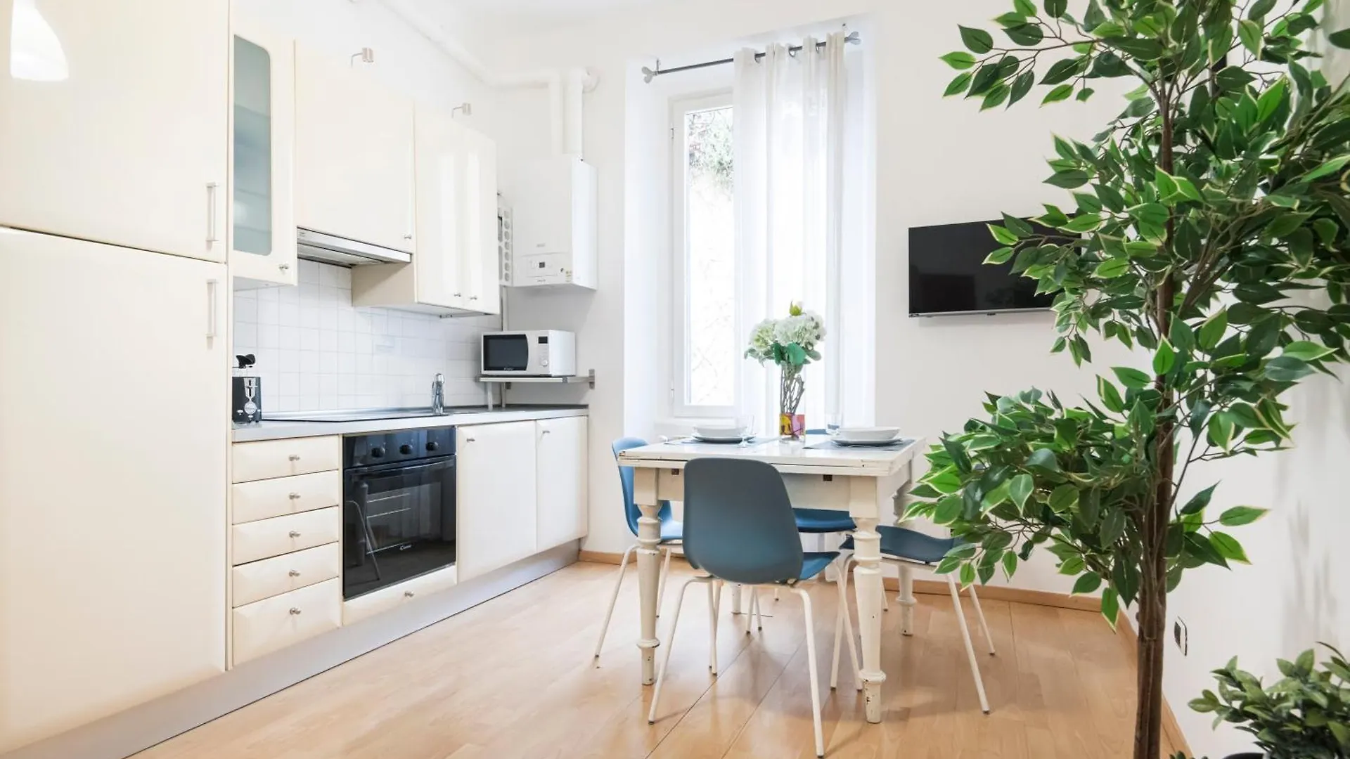 Easylife - Rilassati Nel Calore Di Un Confortevole Trilocale Nel Cuore Di Milano Porta Venezia 0*, Μιλάνο Ιταλία