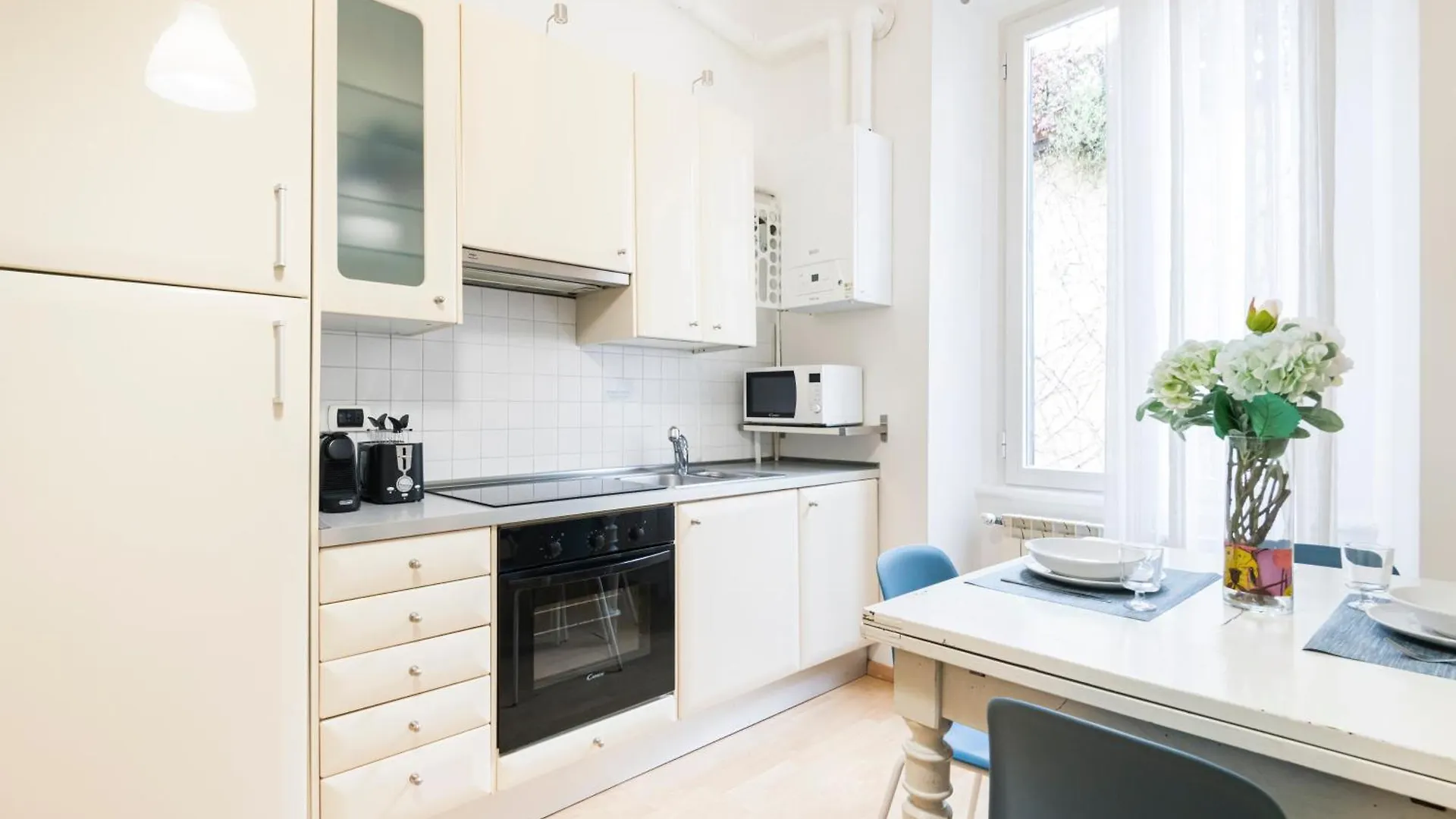 Easylife - Rilassati Nel Calore Di Un Confortevole Trilocale Nel Cuore Di Milano Porta Venezia
